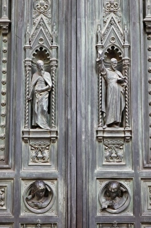 Images Dated 20th September 2011: Ornate door details on Duomo or Florence Cathedral, Basilica of Saint Mary of the Flower
