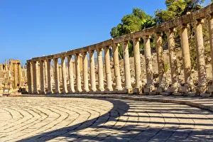 Images Dated 23rd November 2016: Oval Plaza 160 Ionic Columns Ancient Roman City Jerash Jordan