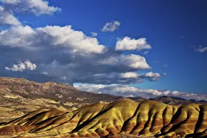 Images Dated 10th November 2018: Painted Hills, John Day Fossil Beds, Oregon, USA