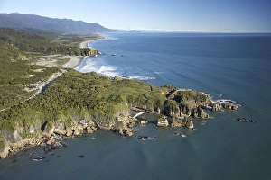 Images Dated 9th July 2007: Pancake Rocks, Punakaiki, Paparoa National Park, West Coast, South Island, New Zealand