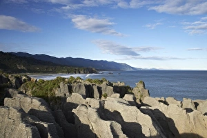 Images Dated 10th July 2007: Pancake Rocks, Punakaiki, Paparoa National Park, West Coast, South Island, New Zealand