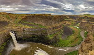 Panoramic of 185 foot drop of Palouse Falls near Washtucna, Washington State, USA