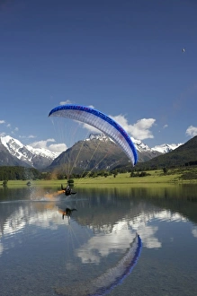 Images Dated 21st December 2007: Paraglider, Diamond Lake, Paradise, near Glenorchy, Queenstown Region, South Island
