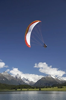 Images Dated 21st December 2007: Paraglider, Diamond Lake, Paradise, near Glenorchy, Queenstown Region, South Island