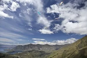 Images Dated 28th December 2007: Paragliders above Lake Wanaka, South Island, New Zealand