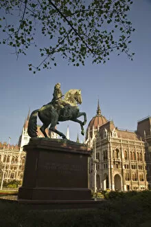 Images Dated 1st July 2007: Parliament Buildings, Central Budapest, Capital of Hungary, Europe