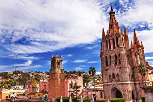 Images Dated 27th December 2014: Parroquia Archangel church Town Square Rafael Church San Miguel de Allende, Mexico