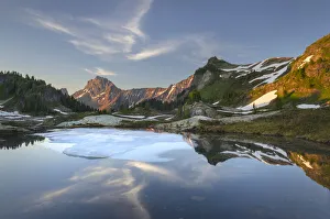 Images Dated 15th March 2019: Partially thawed tarn, Yellow Aster Butte Basin