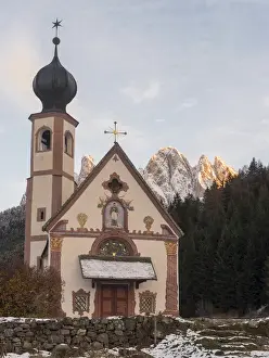 The peaks of the Geisler mountain range (Gruppo delle Odle) in valley Villnoess during autumn
