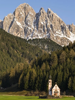 Images Dated 27th April 2012: The peaks of the Geisler mountain range in valley Villnoess