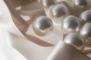 Nostalgia Prints: Pearls and ribbons