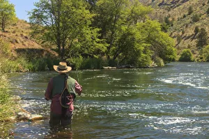 Copy Space Prints: People fly fishing, Lower Deschutes River, Central Oregon, USA (MR)