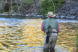 Images Dated 4th June 2013: People fly fishing, Lower Deschutes River, Central Oregon, USA (MR)