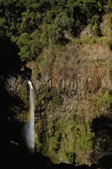 Images Dated 2nd November 2005: Petit cascade (waterfall) in Montagne d Ambre or Amber Mountain National Park
