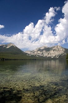 Images Dated 25th July 2006: Petit Lake and Sawtooth Mountain Range in the Sawtooth National Recreation Area of Idaho