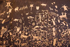Images Dated 12th September 2015: Petroglyphs at Newspaper Rock State Park, Utah