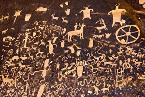 Images Dated 12th September 2015: Petroglyphs at Newspaper Rock State Park, Utah