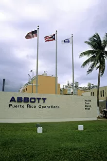 Images Dated 14th December 2007: Pharmaceutical plant near San Juan, Puerto Rico