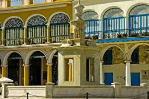 Plaza Vieja, Old Square in Old Havana, Habana Vieja, Cuba