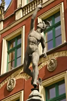 Images Dated 21st August 2006: Poland, Gdansk. Statue in Main Town Square