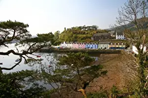 Images Dated 9th May 2006: Portree, Scotland. Some beautifully colored houses welcome travelers into the port town of portree