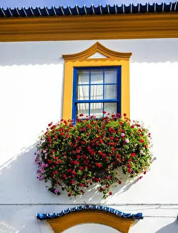 Images Dated 27th June 2015: Portugal, Aveiro. Colorful houses