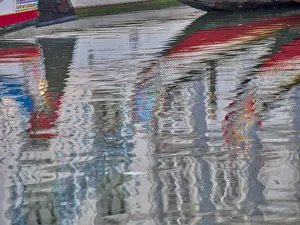 Images Dated 21st December 2020: Portugal, Aveiro. Moliceiro boats along the main canal of Aveiro