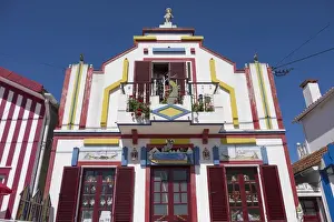 Images Dated 27th June 2015: Portugal, Costa Nova, seaside, fishermans village with stripped, decorated houses