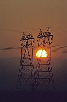 Images Dated 11th December 2006: Power transmission tower