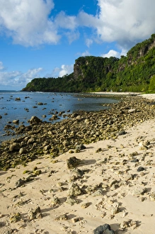 Images Dated 24th June 2011: Pretty bay and turquoise water in Tau Island, Manuas, American Samoa, South Pacific