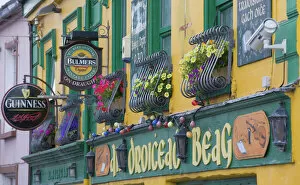 Images Dated 20th July 2007: Pub, Dingle, Dingle Peninsula, County Kerry, Ireland
