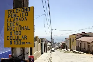 Phone Prints: Public phone, local call 100 pesos mobile 100 pesos 30 secValparaiso is Chile s