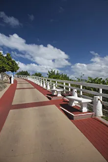 Images Dated 16th December 2009: Puerto Rico, North Coast, Arecibo, Arecibo Lighthouse Park, walkway