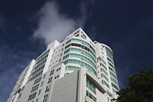 Images Dated 13th December 2009: Puerto Rico, San Juan Area, Condado, Playa Condado beach, beachfront highrise building