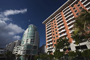 Images Dated 13th December 2009: Puerto Rico, San Juan Area, Condado, Playa Condado beach, beachfront highrise building