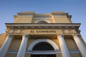 Images Dated 10th December 2009: Puerto Rico, San Juan, Old San Juan, Gran Hotel El Convento, exterior