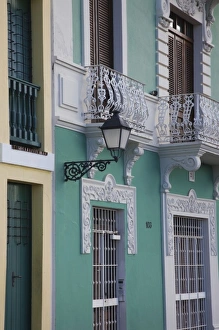 Images Dated 11th December 2009: Puerto Rico, San Juan, Old San Juan, building detail on Tetuan Street