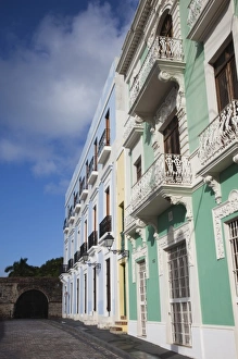 Images Dated 11th December 2009: Puerto Rico, San Juan, Old San Juan, building detail on Tetuan Street