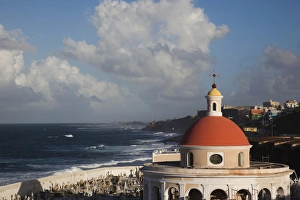 Images Dated 10th December 2009: Puerto Rico, San Juan, Old San Juan Cemetery