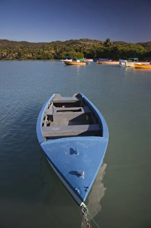 Images Dated 14th December 2009: Puerto Rico, South Coast, Guanica, Bahia de la Ballena bay, boats