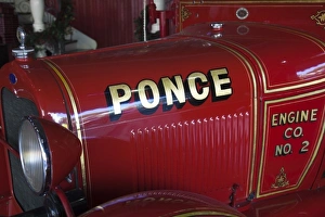 Images Dated 13th December 2009: Puerto Rico, South Coast, Ponce, Plaza Las Delicias, Parque de Bombas, firehouse museum
