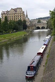 The Pulteney Bridge crossing the River Avon in the city of Bath, Somerset, England