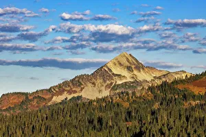 Images Dated 10th January 2023: Pyramid Peak in Mount Rainier National Park, Washington State, USA
