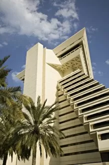 Images Dated 13th February 2007: Qatar, Ad Dawhah, Doha. Sheraton Doha Resort / Exterior