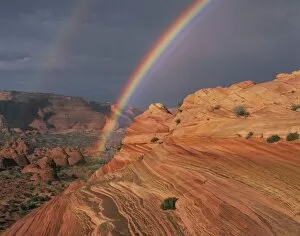 Images Dated 31st August 2007: Rainbow over Coyote Buttes, sandstone formations, northern Arizona