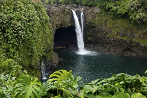 Images Dated 10th February 2017: Rainbow Falls, Big Island, Hawaii