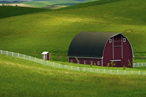 Rolling Prints: Red barn and manicured fields in Moscow, Idaho, Latah County, USA