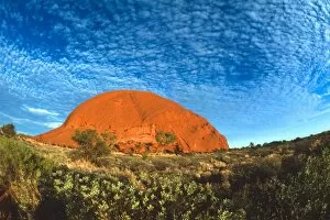 Images Dated 6th October 2003: Red Glow of the Famous Ayers Rock in the Outback Australia