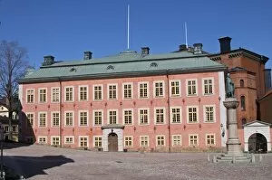 Images Dated 23rd April 2006: The red pink Stenbockska Palatset on Riddarholmen, seat of the Regeringsratten court