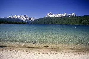 Images Dated 9th May 2007: Redfish Lake and the Sawtooth Mountains in Stanley, Idaho